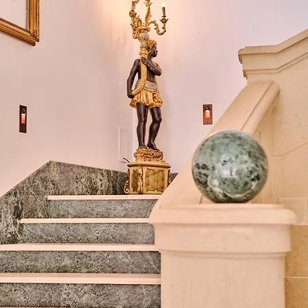 Konukevi Palazzo Scarciglia