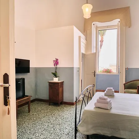 Affittacamere Palazzo Scarciglia *