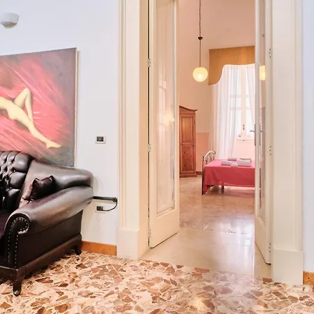 Konukevi Palazzo Scarciglia *